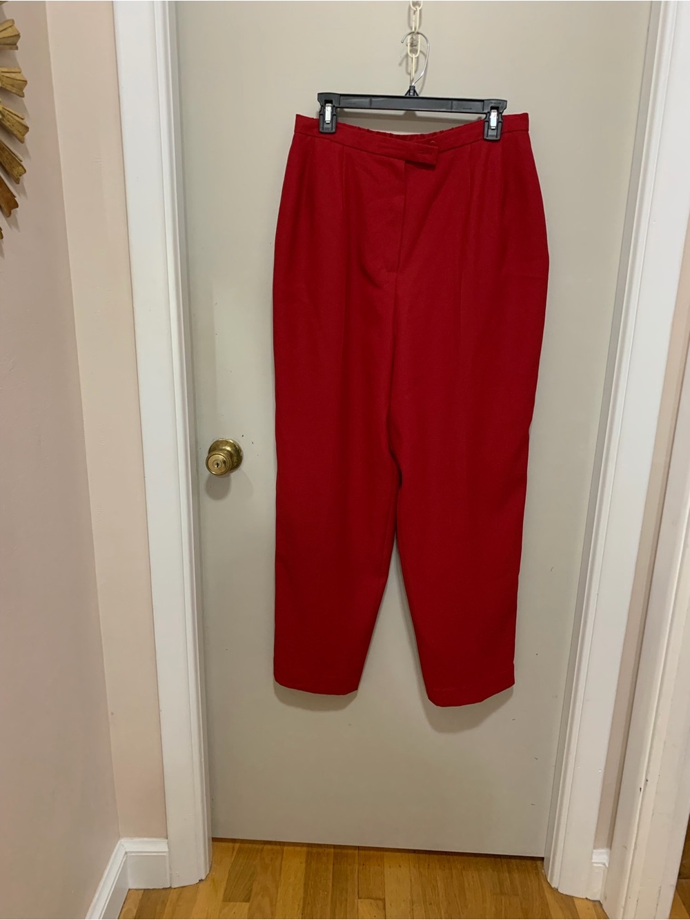 Women's High-Waist Cropped Tapered Pants — Red